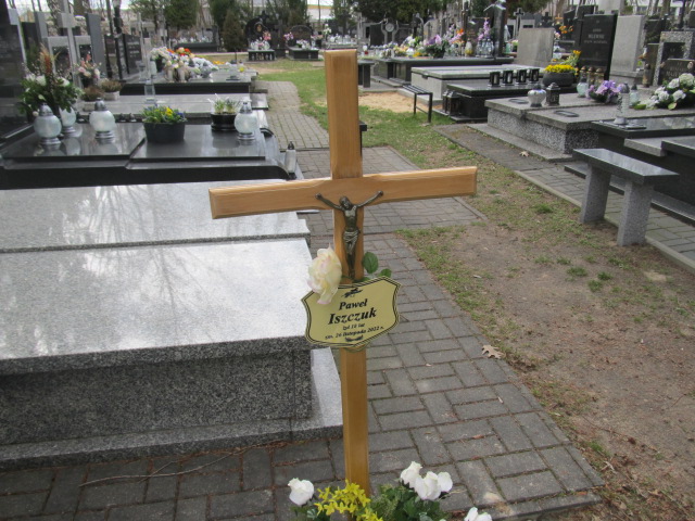 Paweł Iszczuk 2004 Piaseczno - Grobonet - Wyszukiwarka osób pochowanych