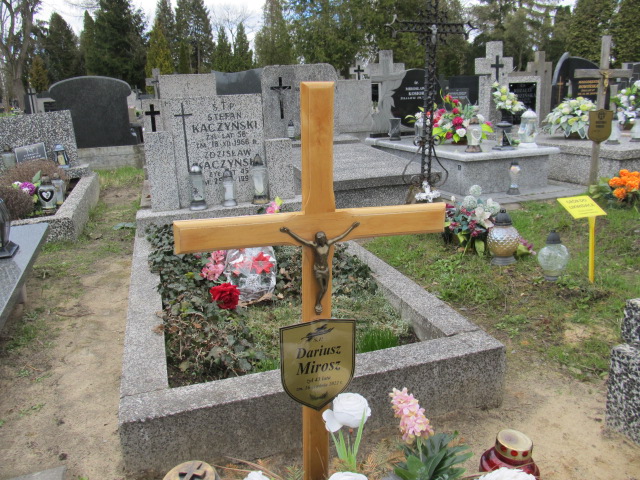 Dariusz Mirosz 1979 Piaseczno - Grobonet - Wyszukiwarka osób pochowanych