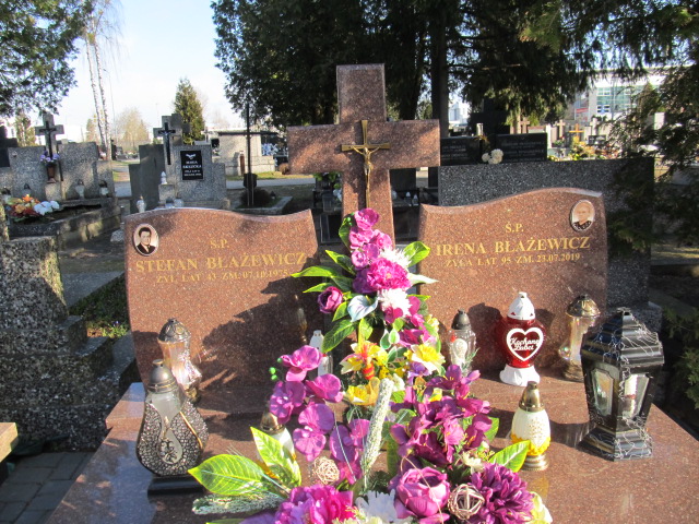 Irena Błażewicz 1923 Piaseczno - Grobonet - Wyszukiwarka osób pochowanych