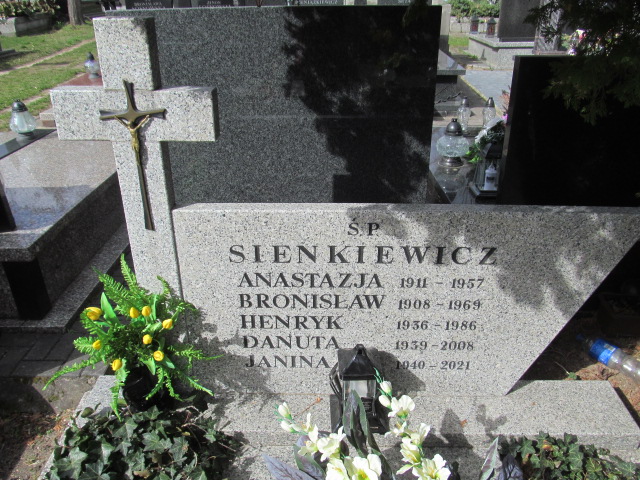 Janina Sienkiewicz 1940 Piaseczno - Grobonet - Wyszukiwarka osób pochowanych