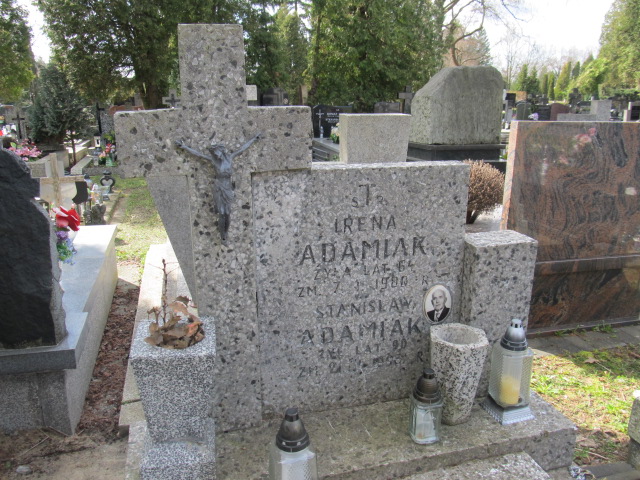 Irena Adamiak 1916 Piaseczno - Grobonet - Wyszukiwarka osób pochowanych