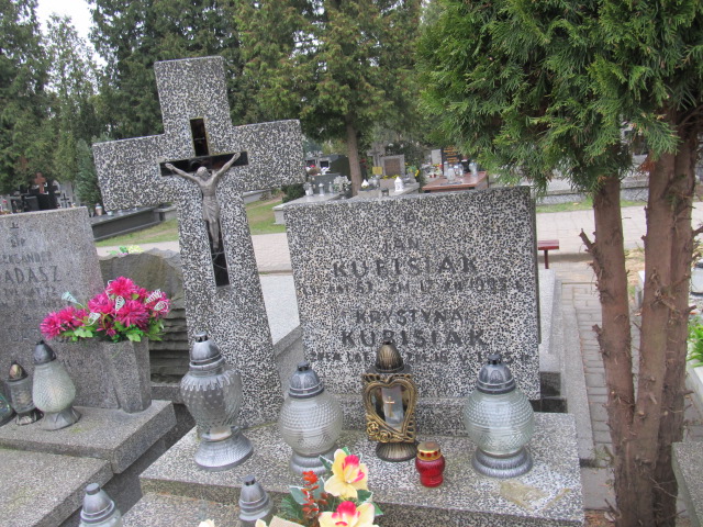 Krystyna Kubisiak 1935 Piaseczno - Grobonet - Wyszukiwarka osób pochowanych