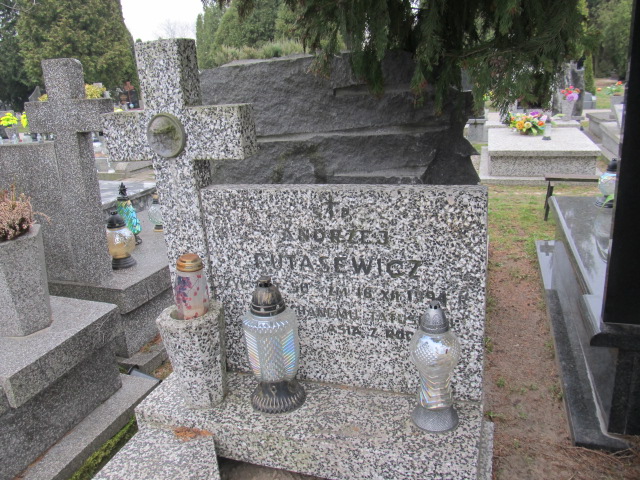 Andrzej Futasewicz 1944 Piaseczno - Grobonet - Wyszukiwarka osób pochowanych