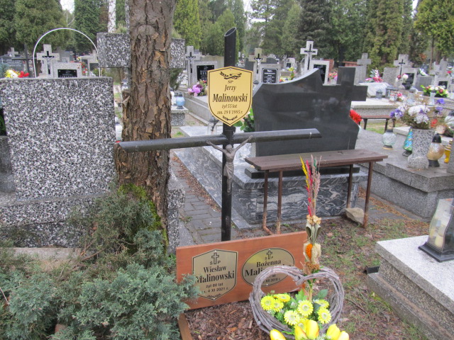 Romuald Malinowski 1942 Piaseczno - Grobonet - Wyszukiwarka osób pochowanych