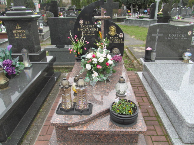 Grób Tadeusz Baczyński